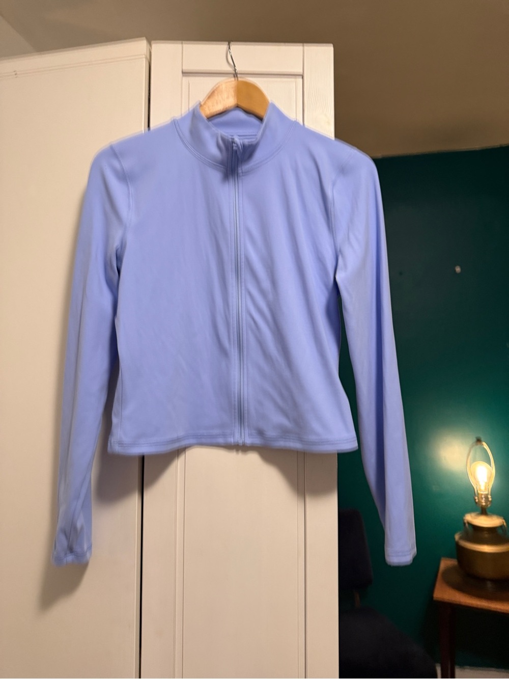 BUTTER Limit Zip-Up Sweat-wicking mockneck zip-up jacket day flower blue Aritzia - Picture 4 of 7